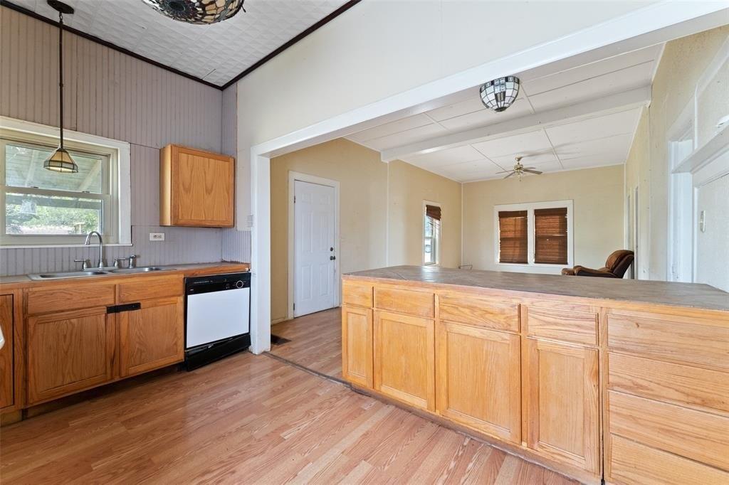 Blackbird Ln, Brownwood, TX 76801