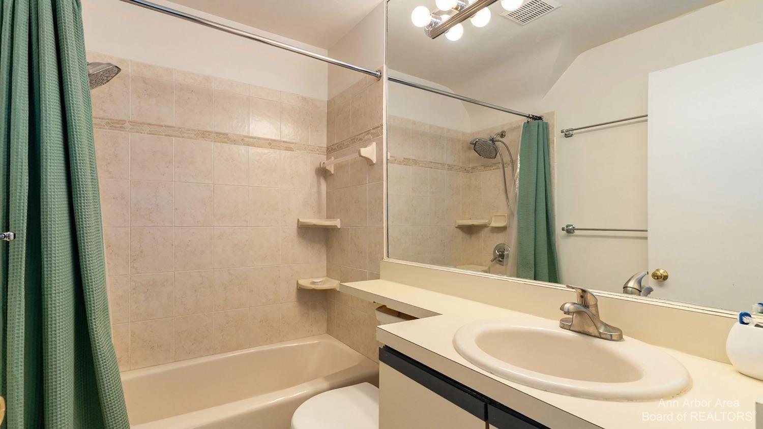E Park Pl, Ann Arbor, MI 48104