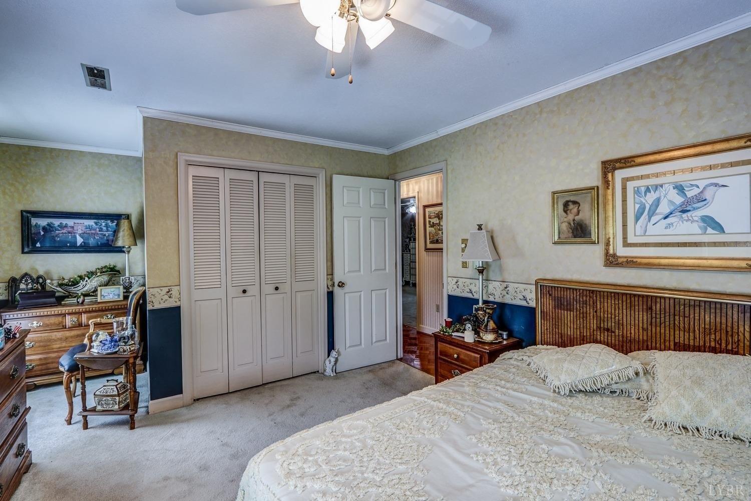 Oakwood St, Bedford, VA 24523