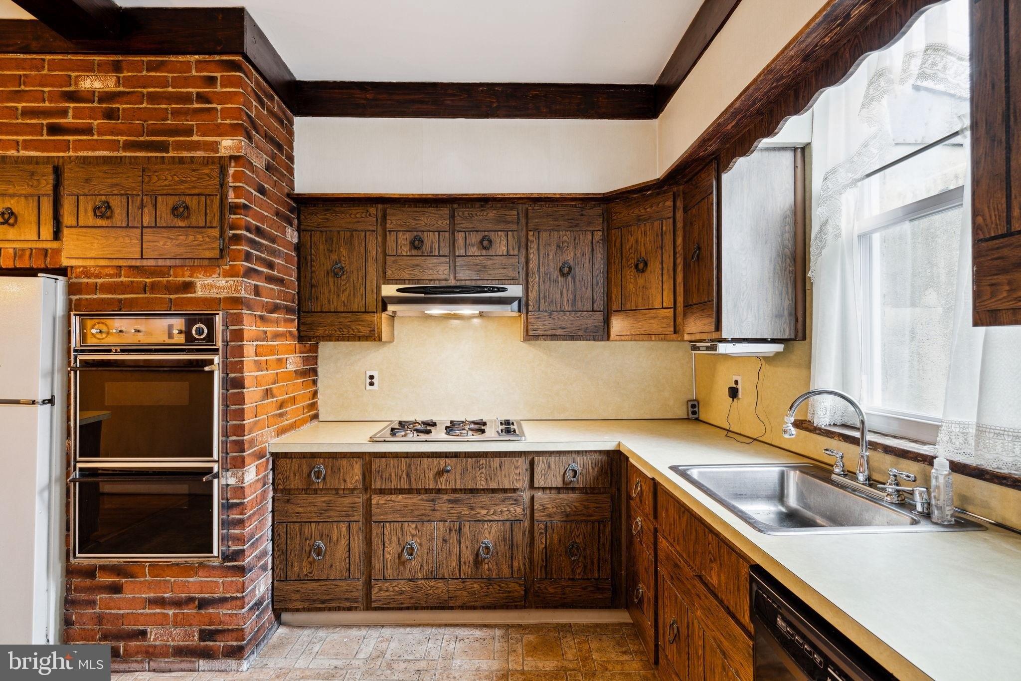 S 17th St, Philadelphia, PA 19145