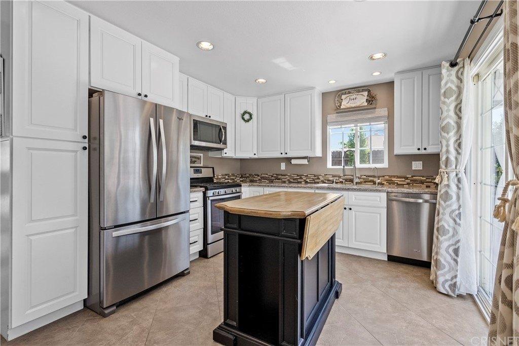 Quincy St, Castaic, CA 91384
