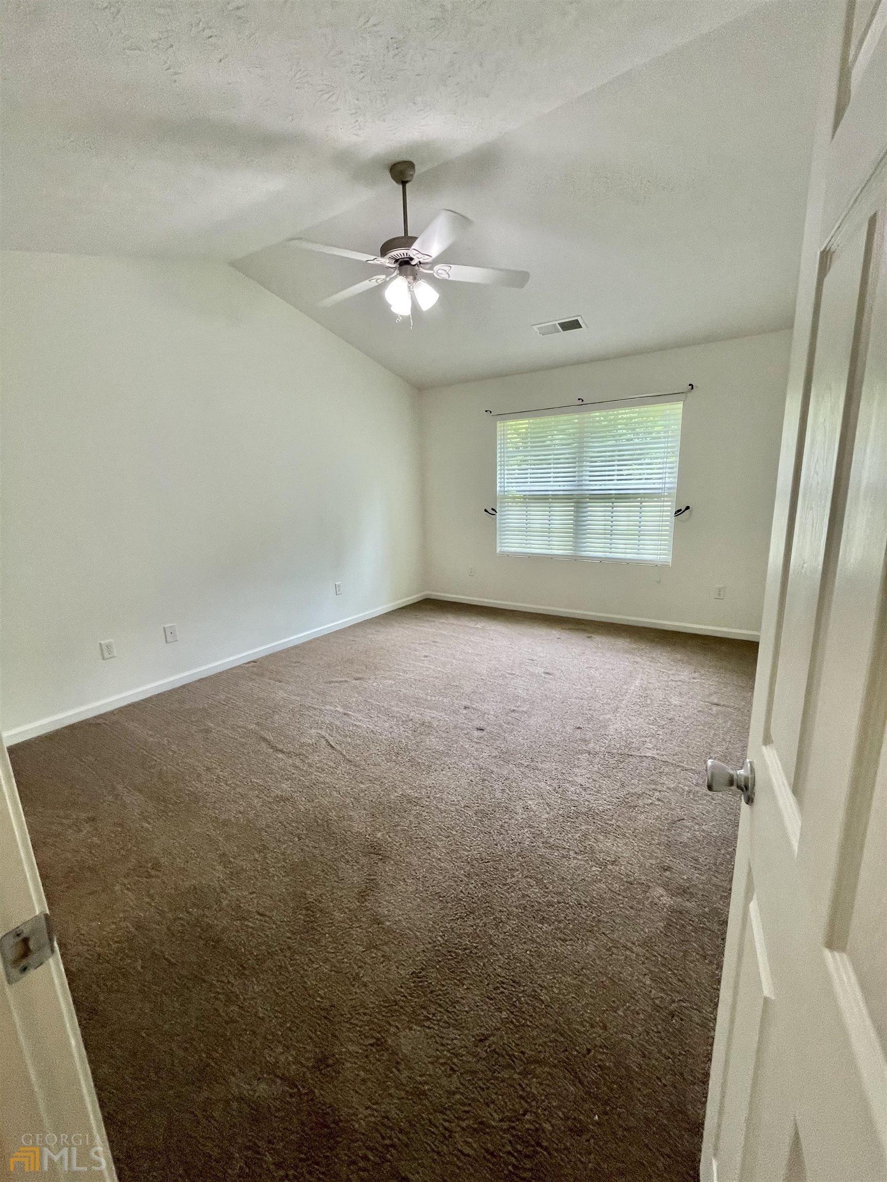 Esther Ln, Grantville, GA 30220