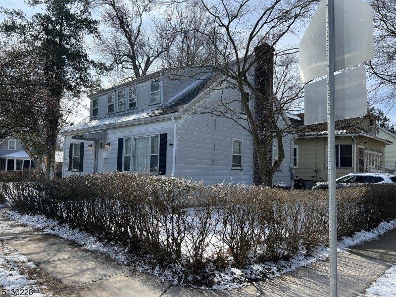 Garfield Pl, Maplewood, NJ 07040