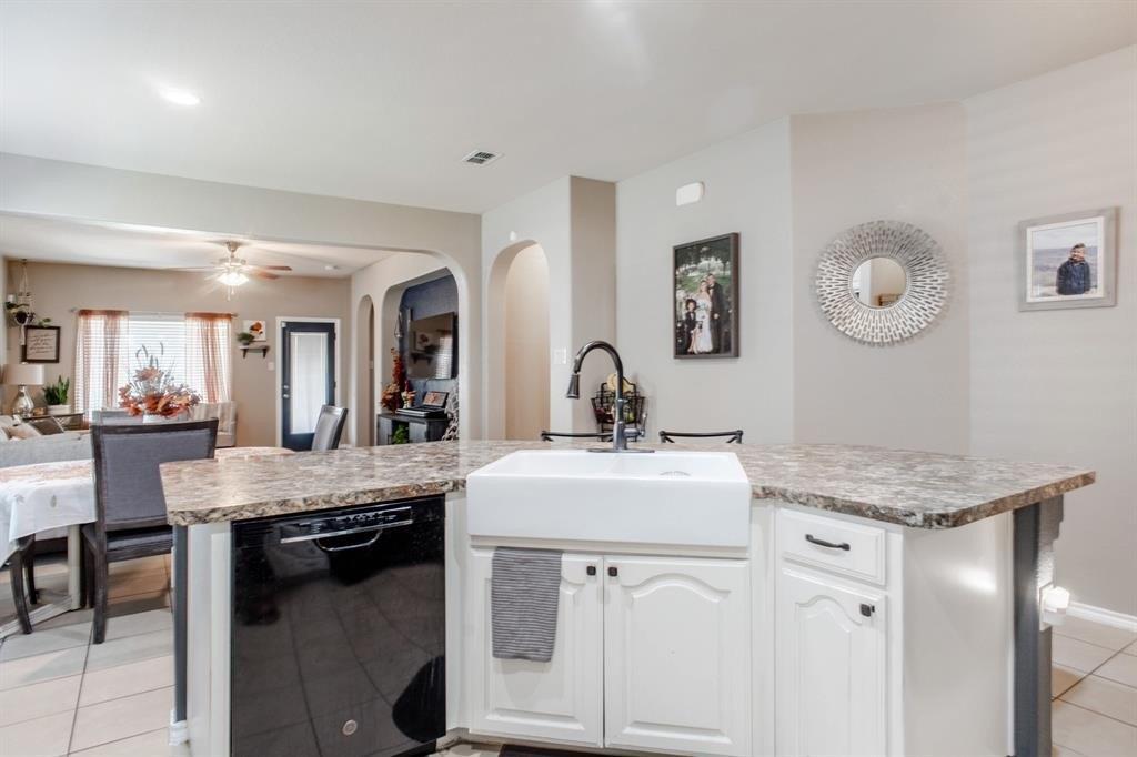 White Hart Dr, Fort Worth, TX 76179