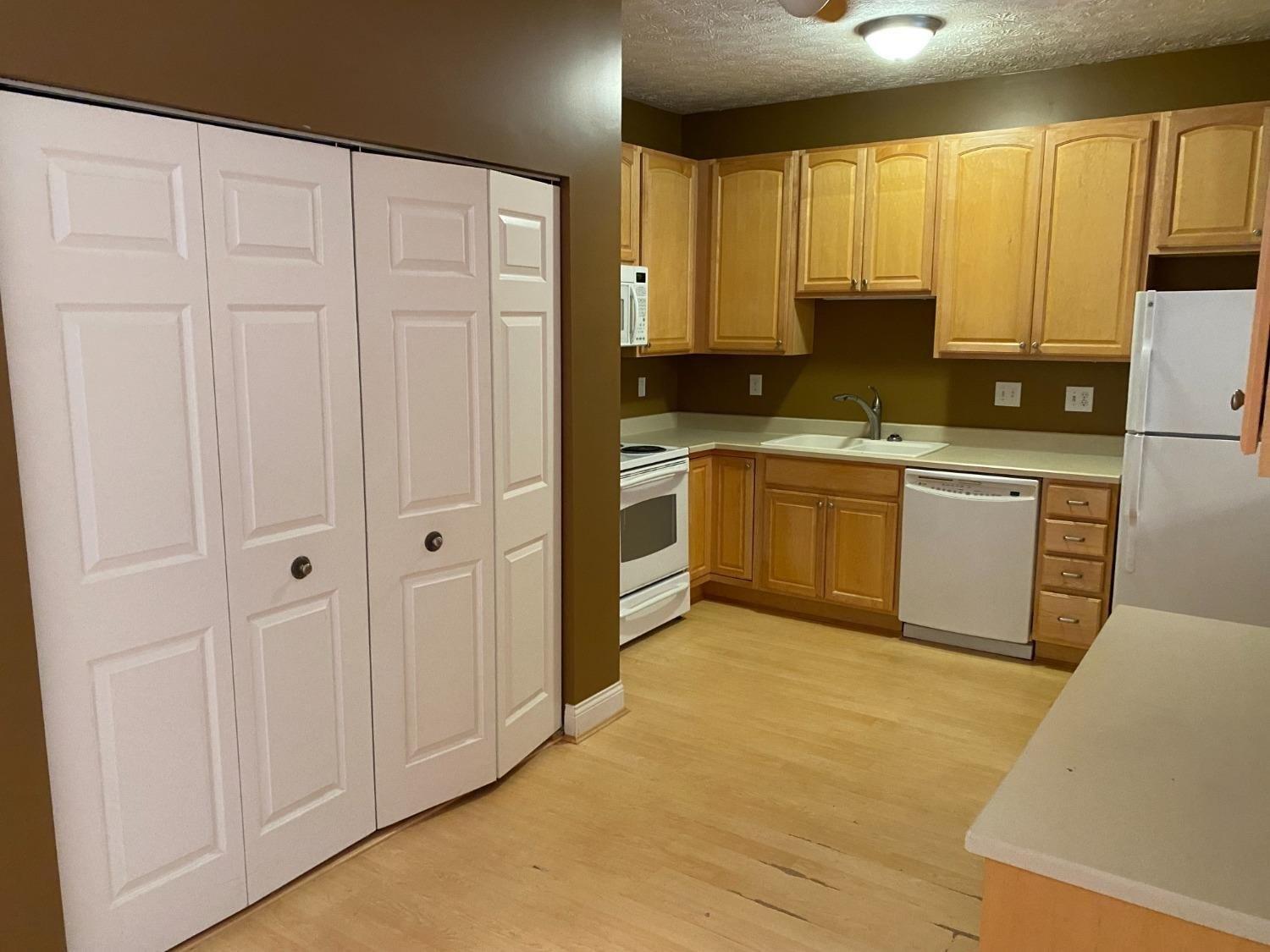 Cheviot Rd, Cincinnati, OH 45247