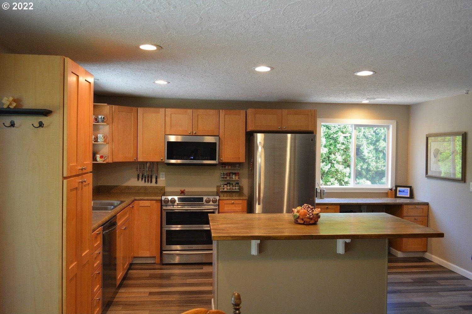 Fir Ave, Woodland, WA 98674