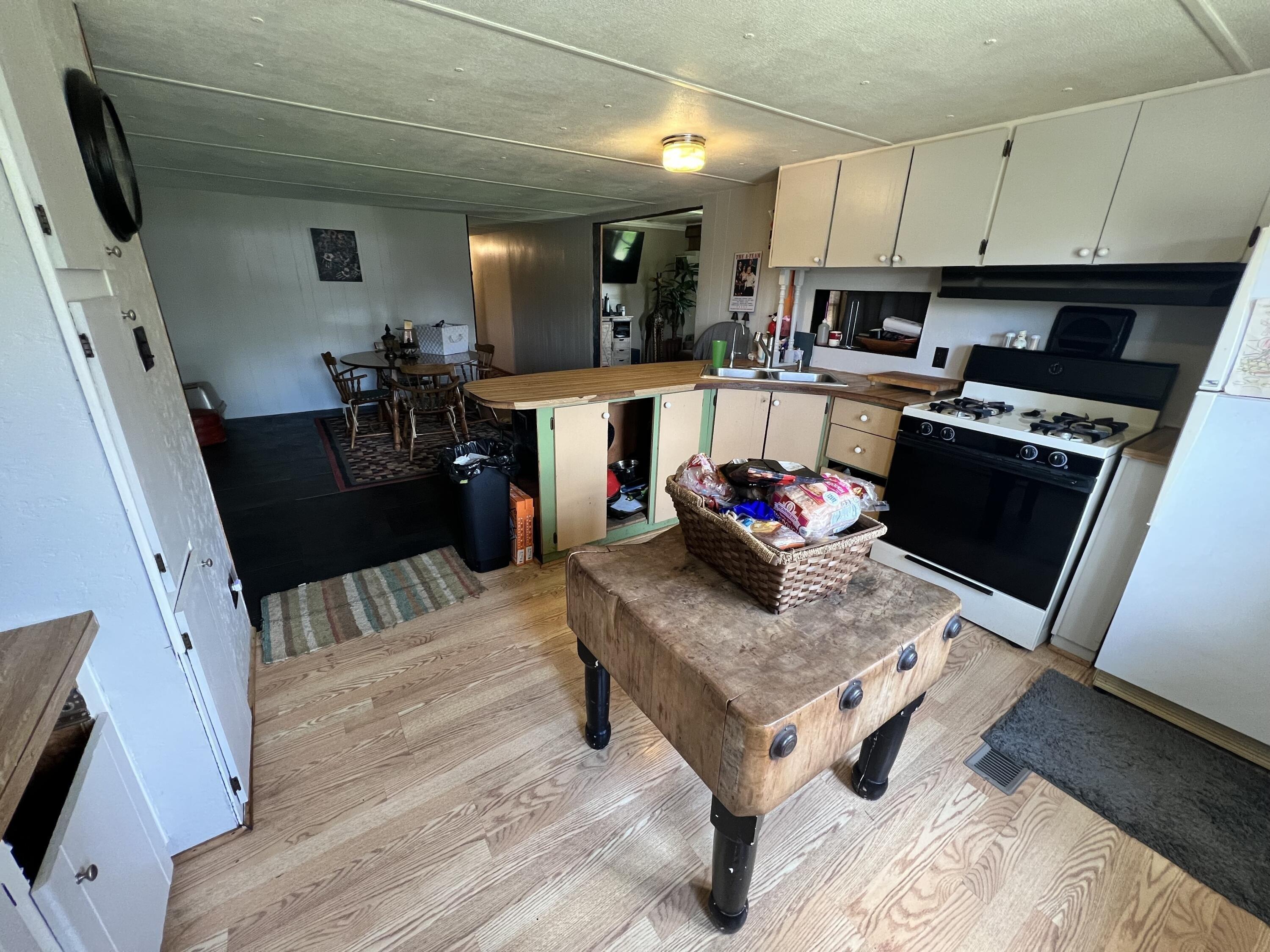 Dumont Rd, Allegan, MI 49010