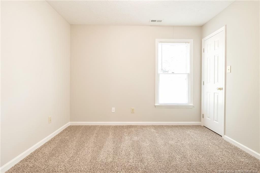 Kara Ct, Fayetteville, NC 28304