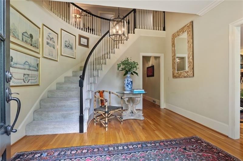 Cameron Ridge Dr, Sandy Springs, GA 30328