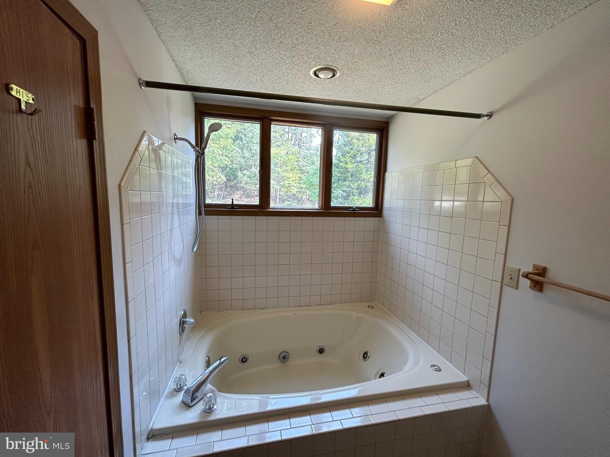 Tecumseh Trl, Hedgesville, WV 25427
