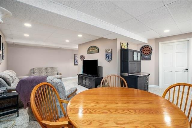 N Flora Ave, Kansas City, MO 64118