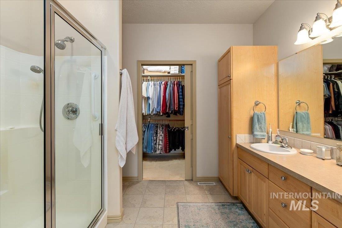 S Golden Eagle Ln, Eagle, ID 83616