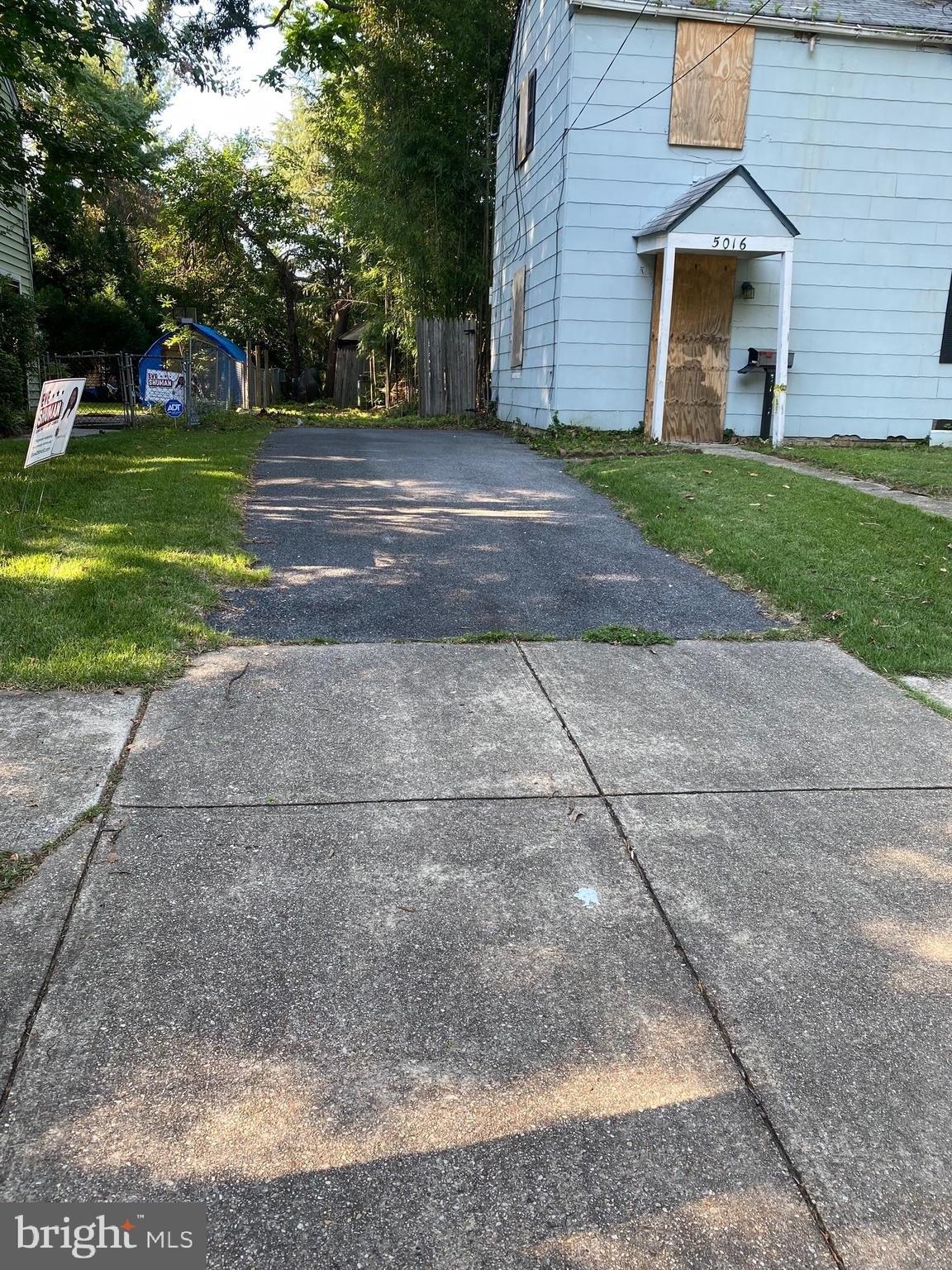 Oglethorpe St, Riverdale, MD 20737