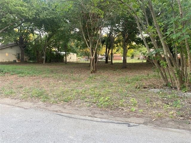 Meadowlark Ln, Durant, OK 74701