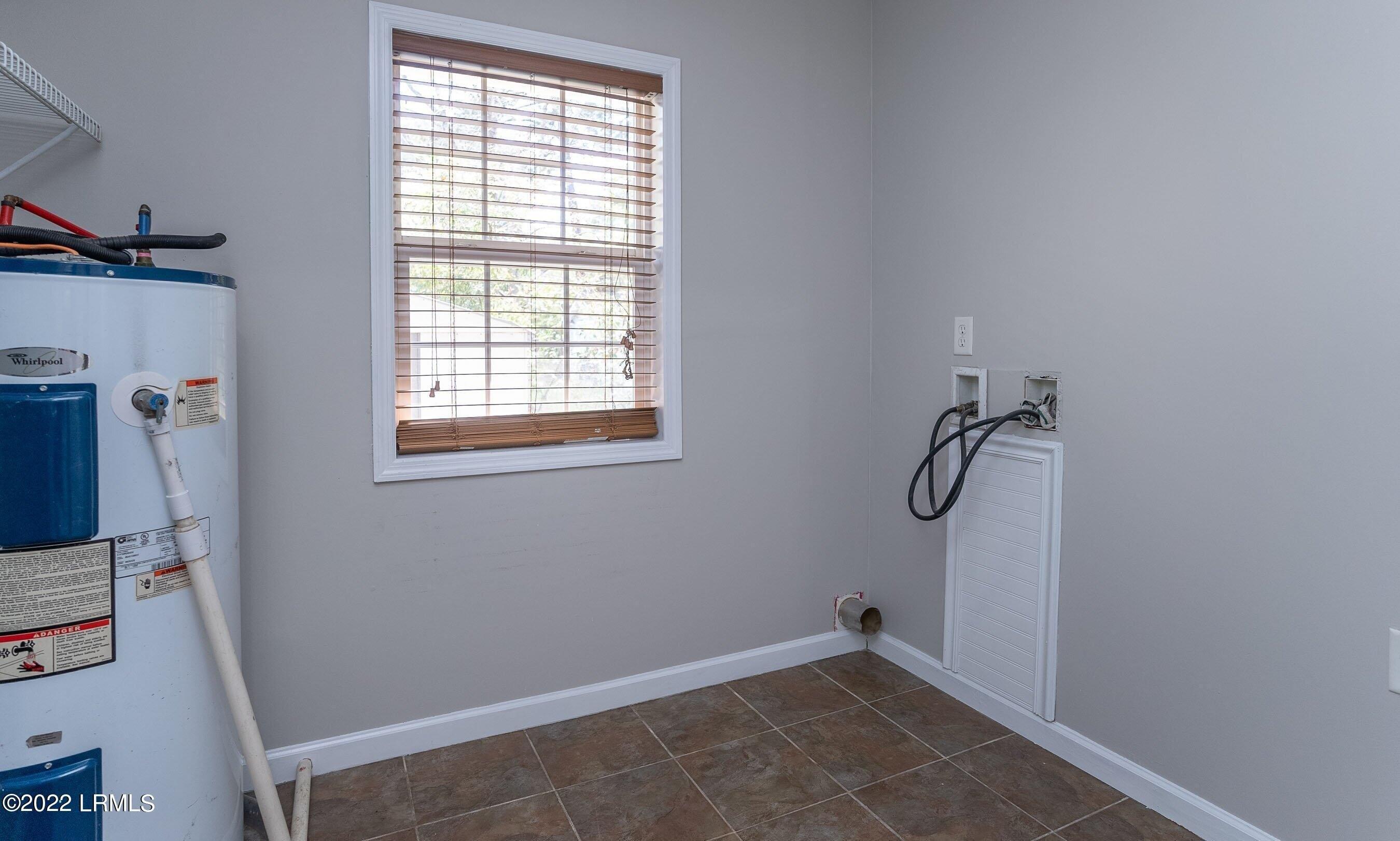 Meritta Ave, Beaufort, SC 29902