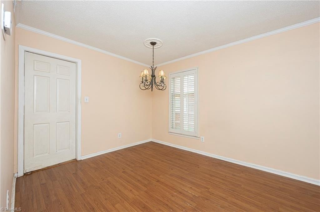 Charlestowne Cir, Winston Salem, NC 27103