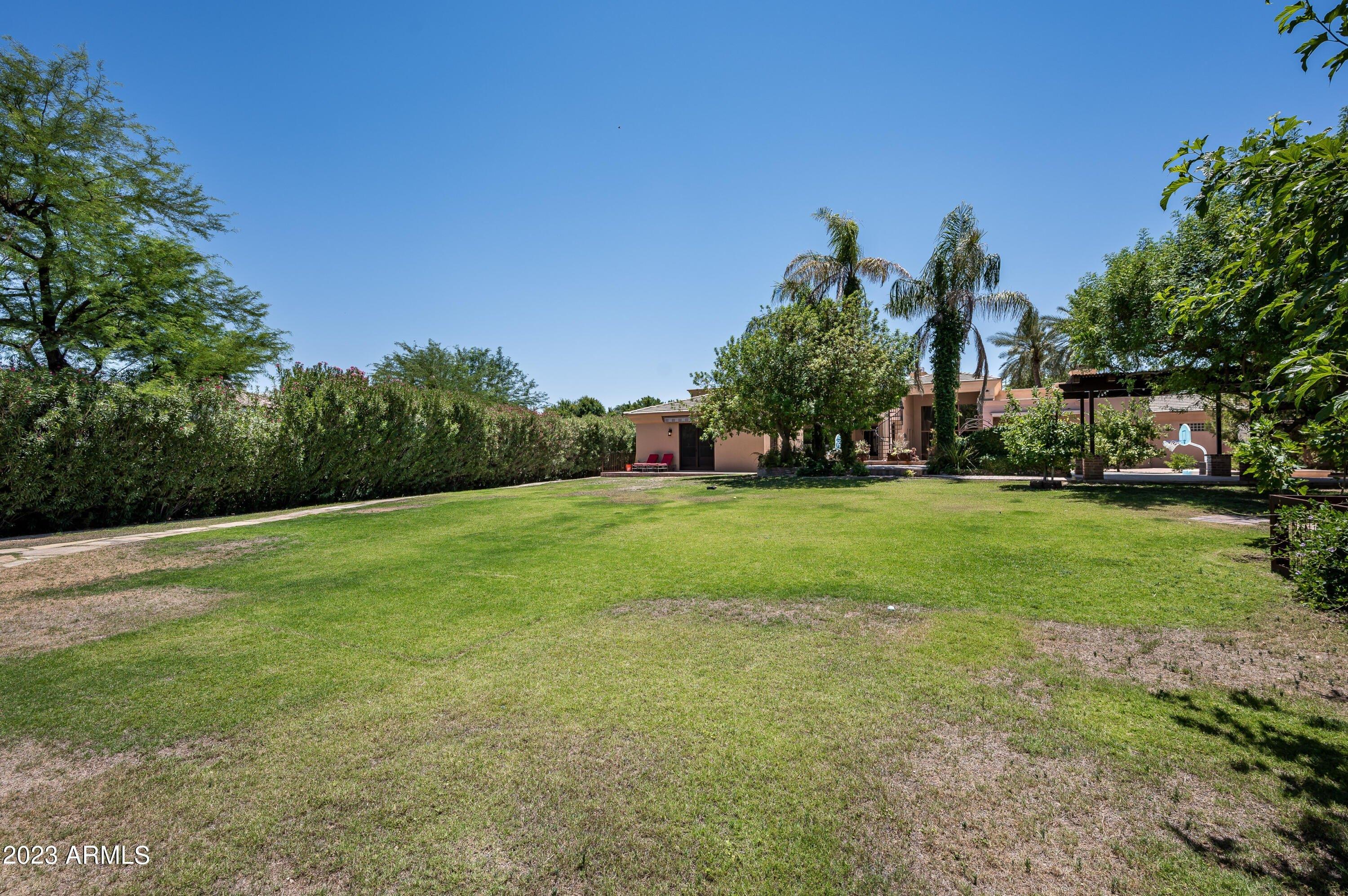 E Cuarenta Ct, Paradise Valley, AZ 85253