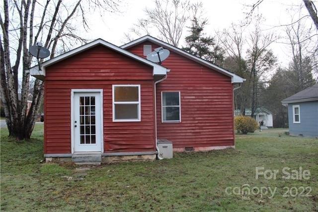 Outland Ave, Brevard, NC 28712