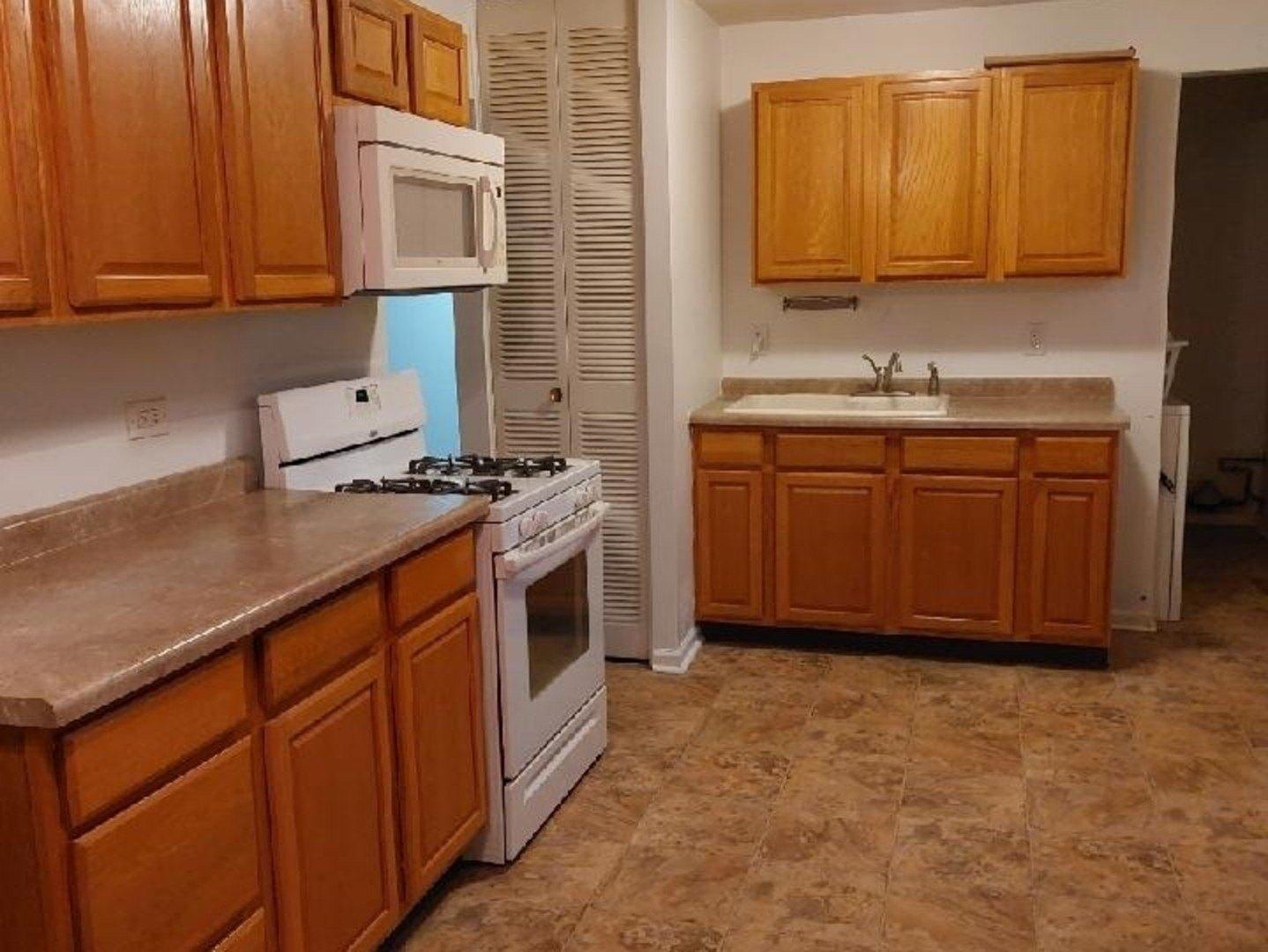 Surrey Rd, Montgomery, IL 60538