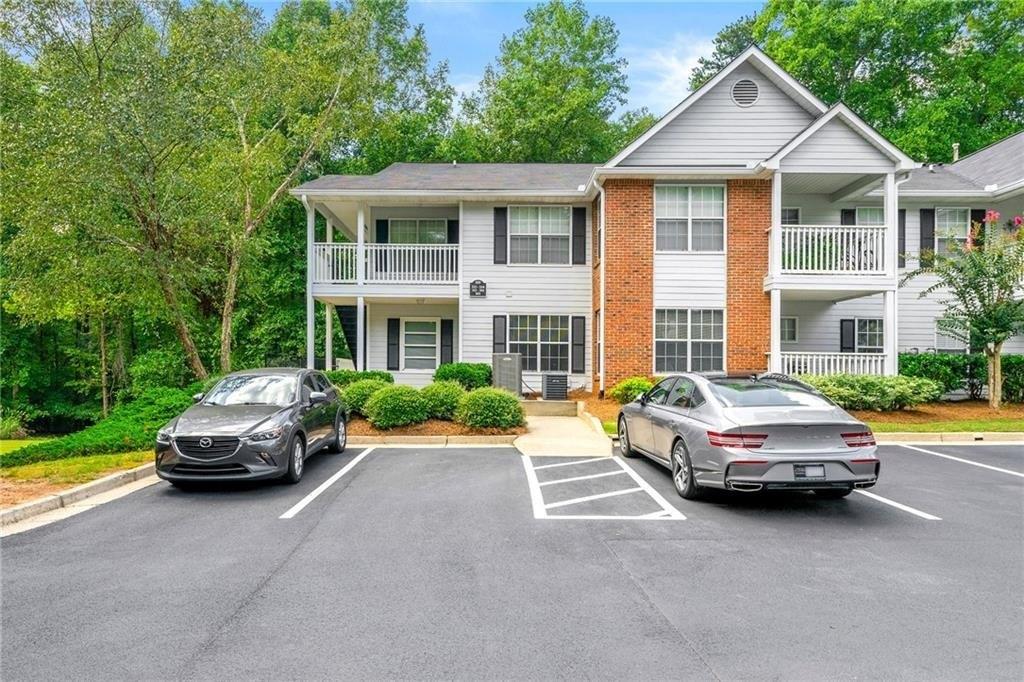 Streamside Dr, Roswell, GA 30076