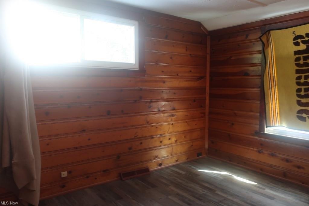 N Riverview Dr, Eastlake, OH 44095