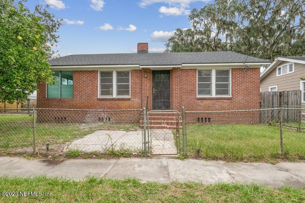 Evelyn Dr, Jacksonville, FL 32208