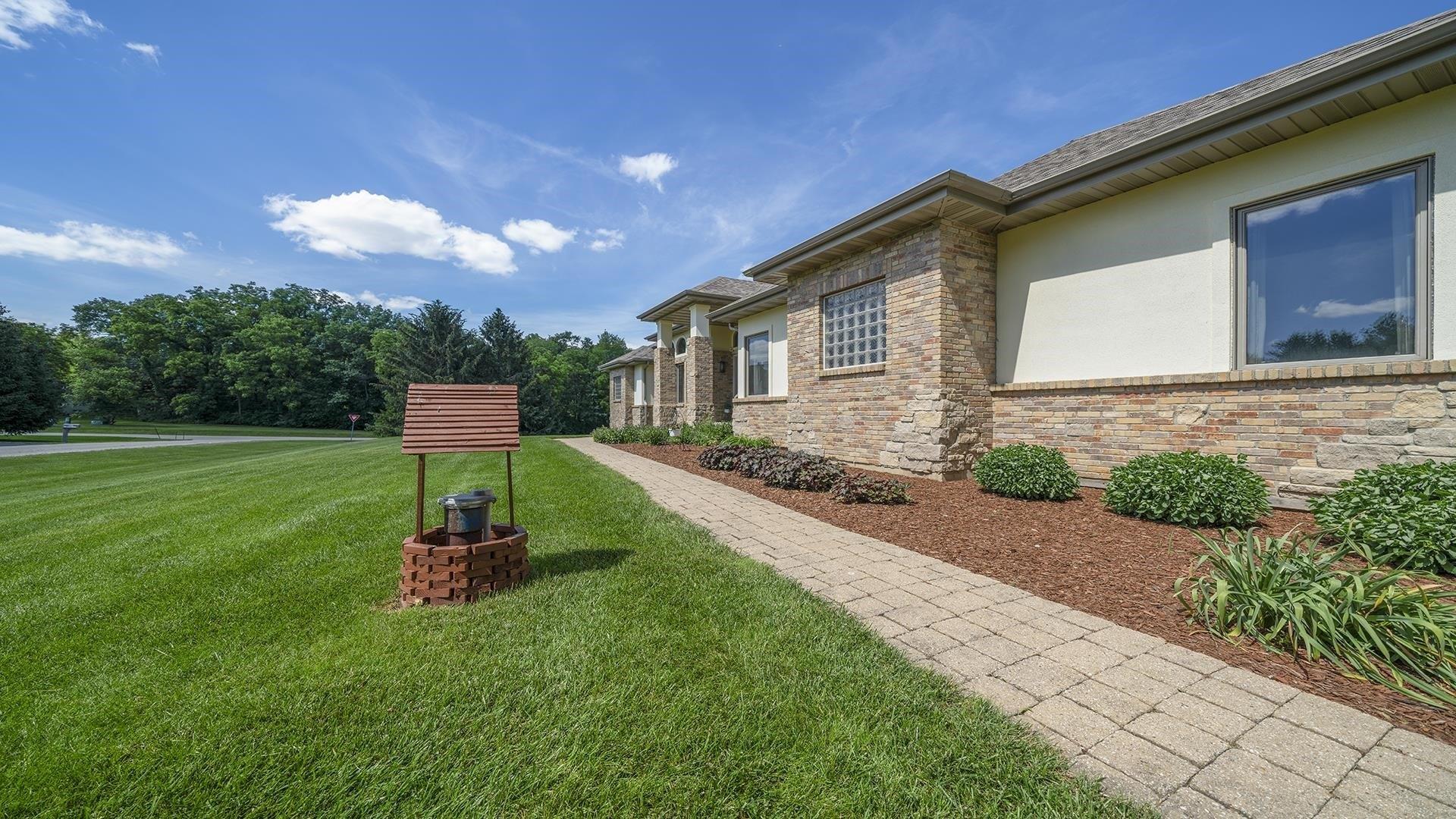 Longvalley Dr, Rockford, IL 61109