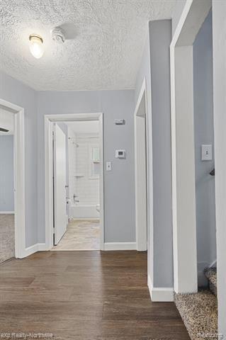 Pennie St, Dearborn Heights, MI 48125