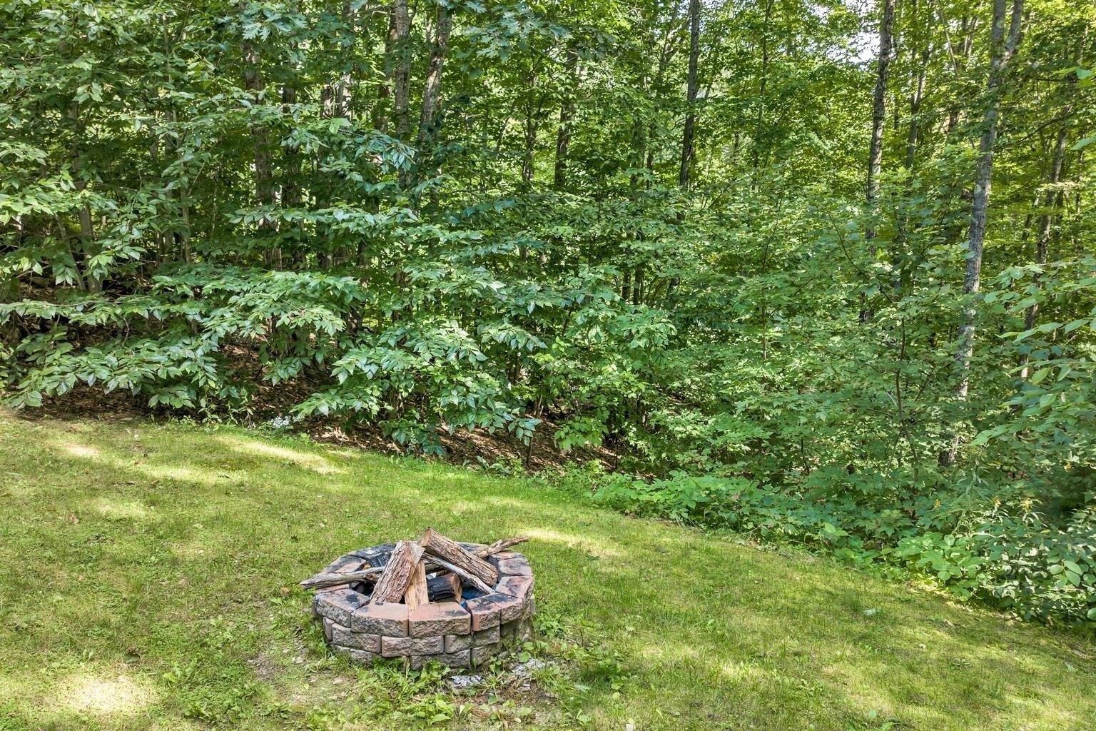 Franconia Dr, New Durham, NH 03855
