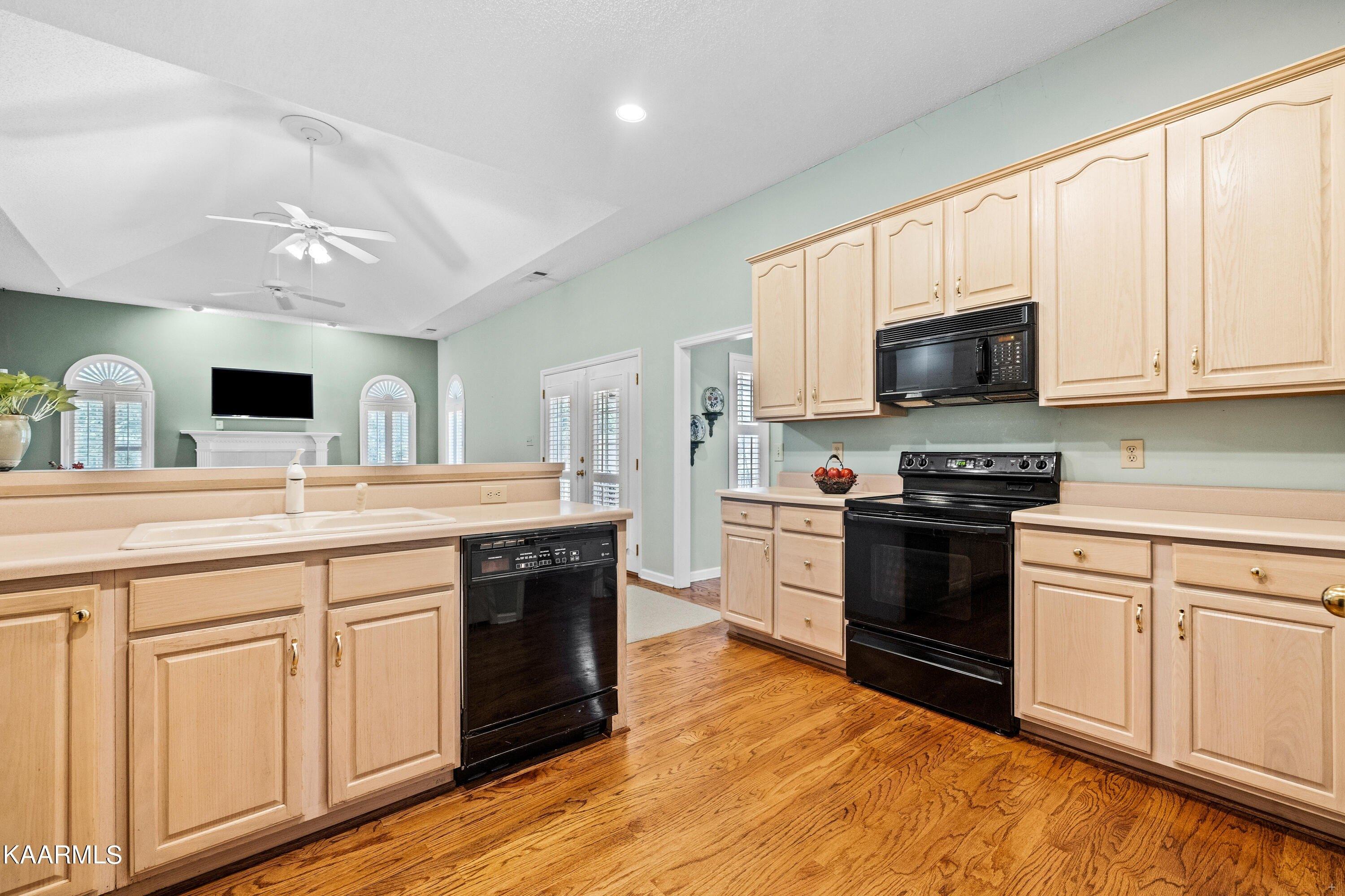 Glen Ives Way, Knoxville, TN 37919