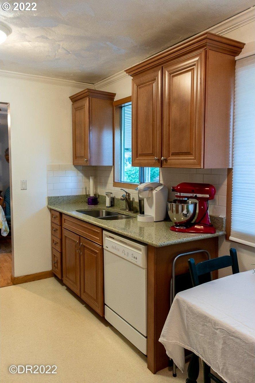 Se Sherman Dr, Portland, OR 97233