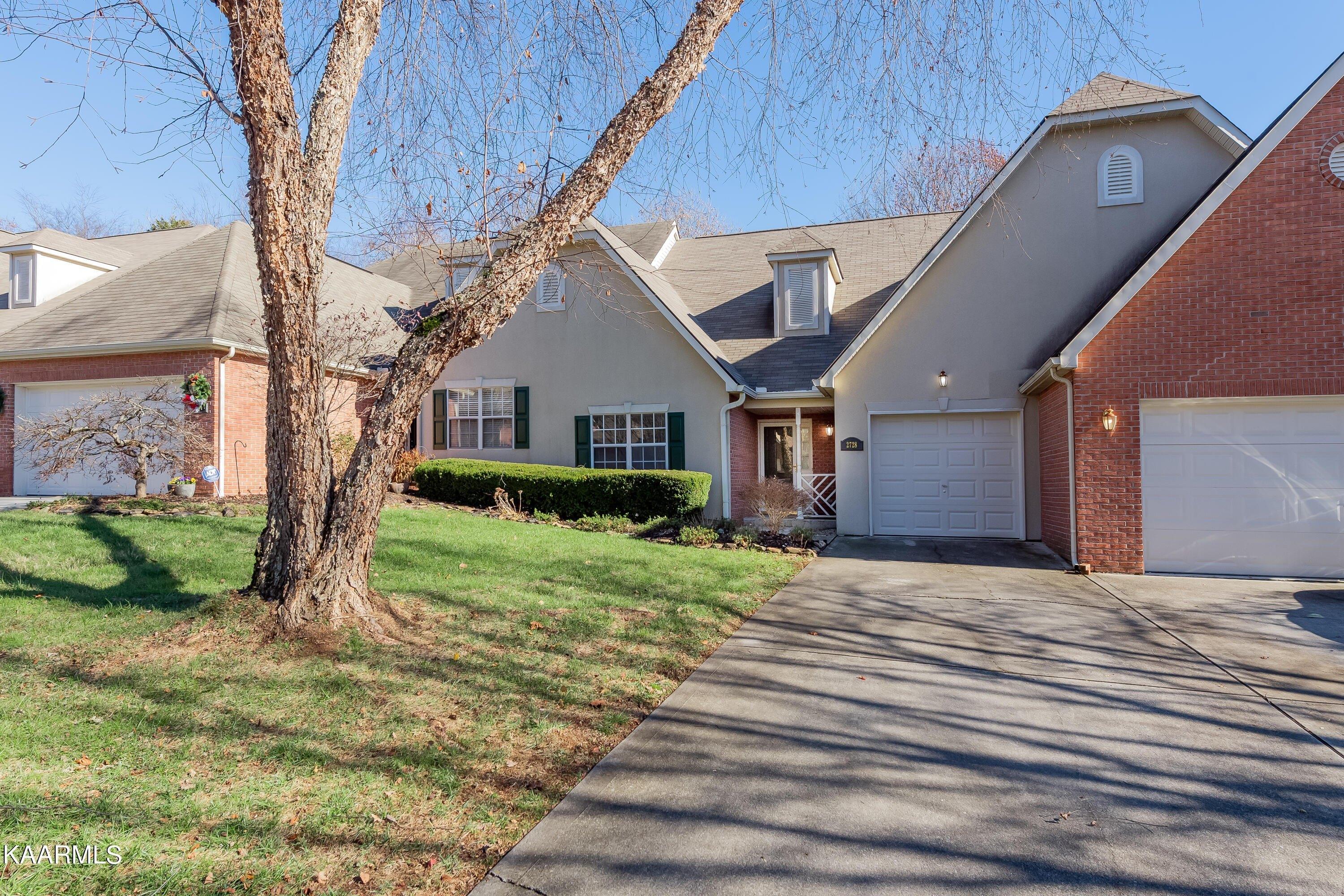 Knob Creek Ln, Knoxville, TN 37912