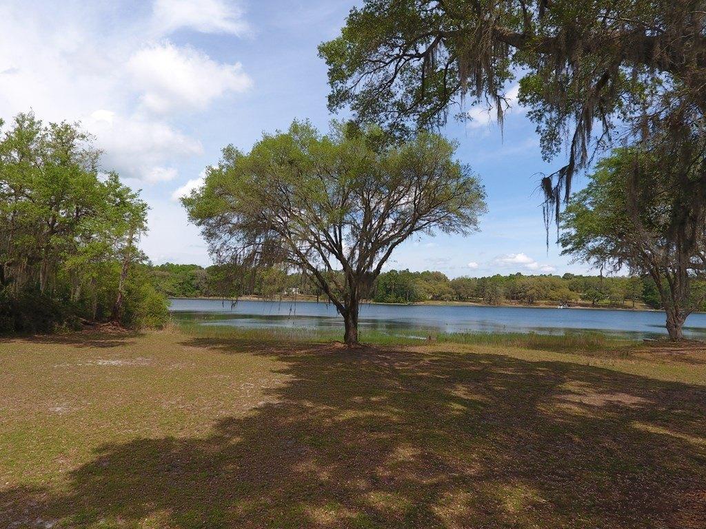Willow Ln, Hawthorne, FL 32640