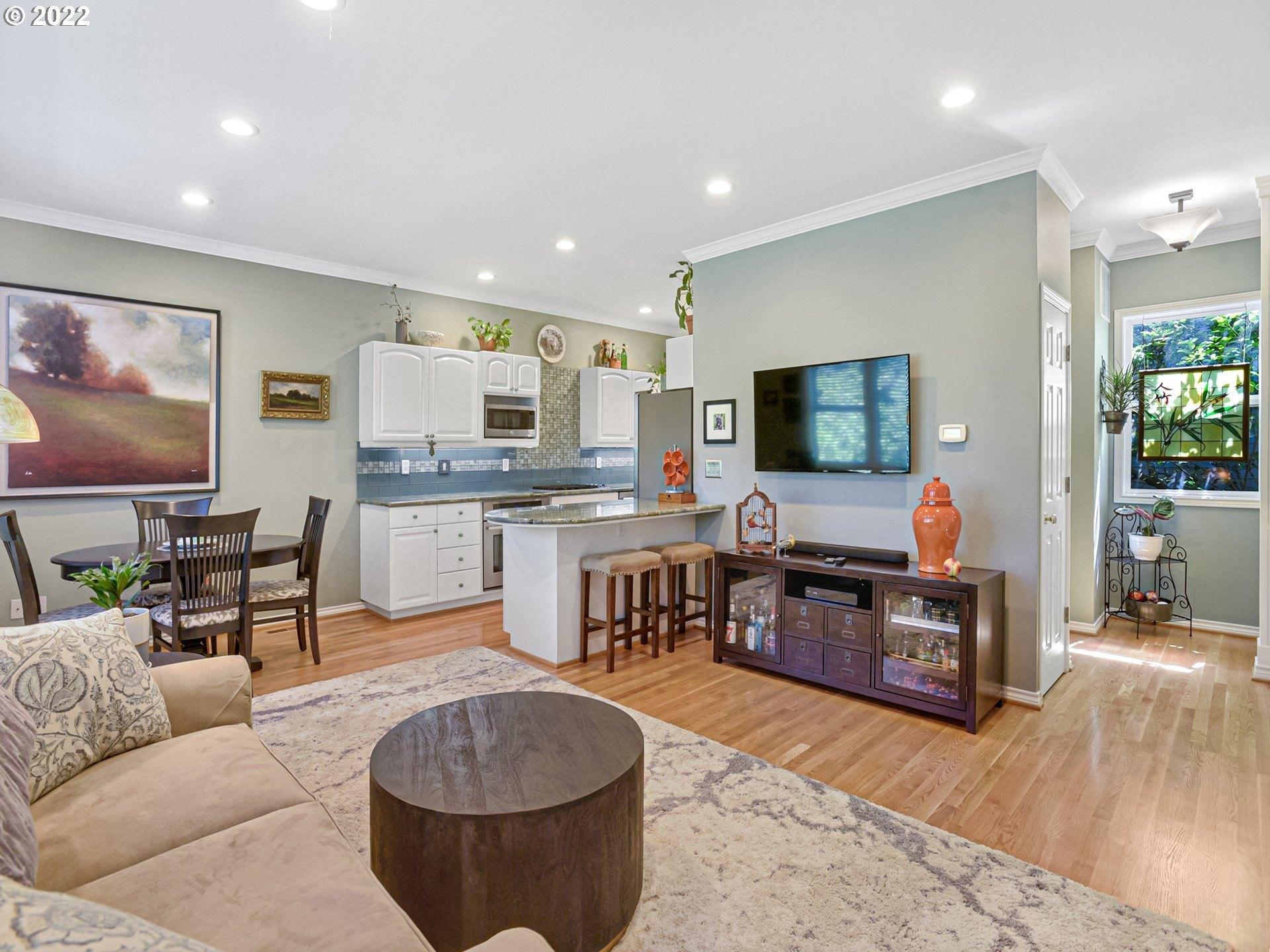 S Corbett Ave, Portland, OR 97239
