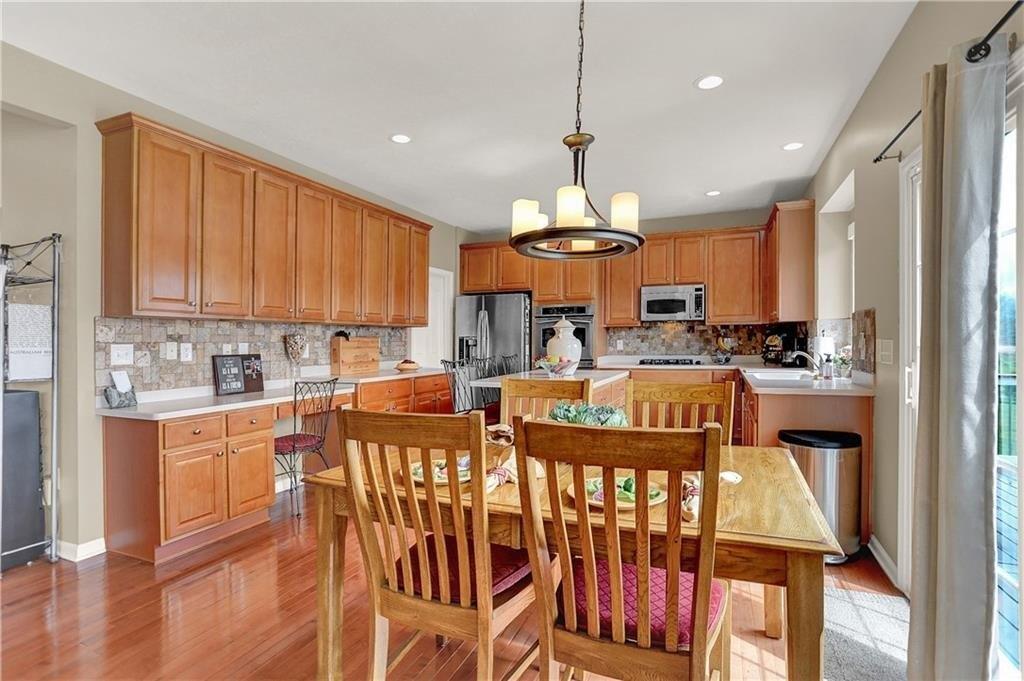 Heathfield Ct, Zionsville, IN 46077