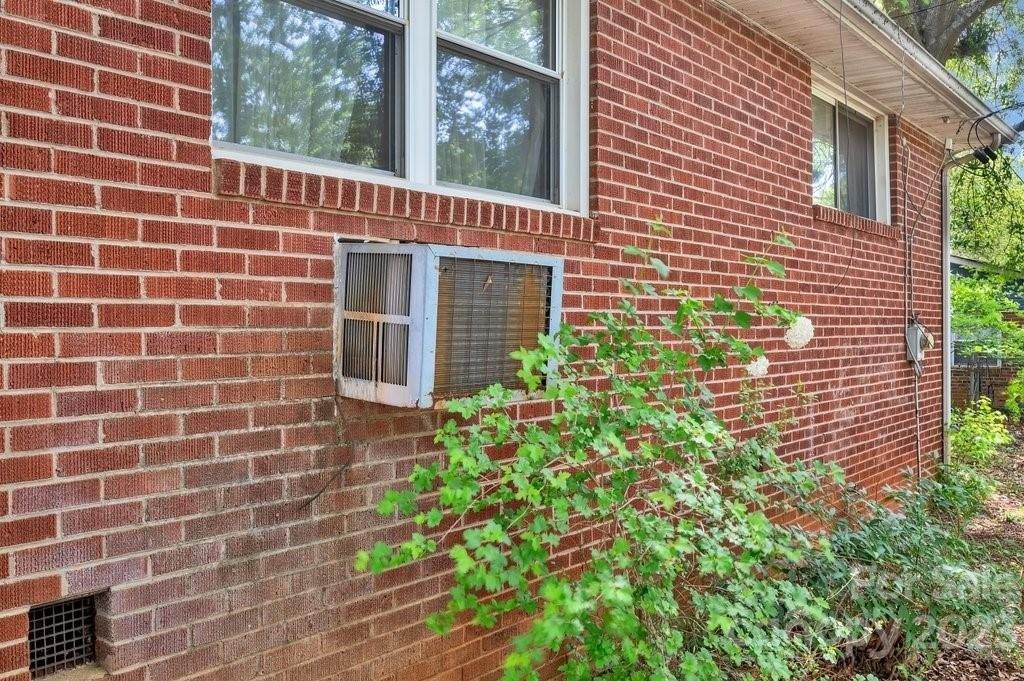 Hill St, Forest City, NC 28043