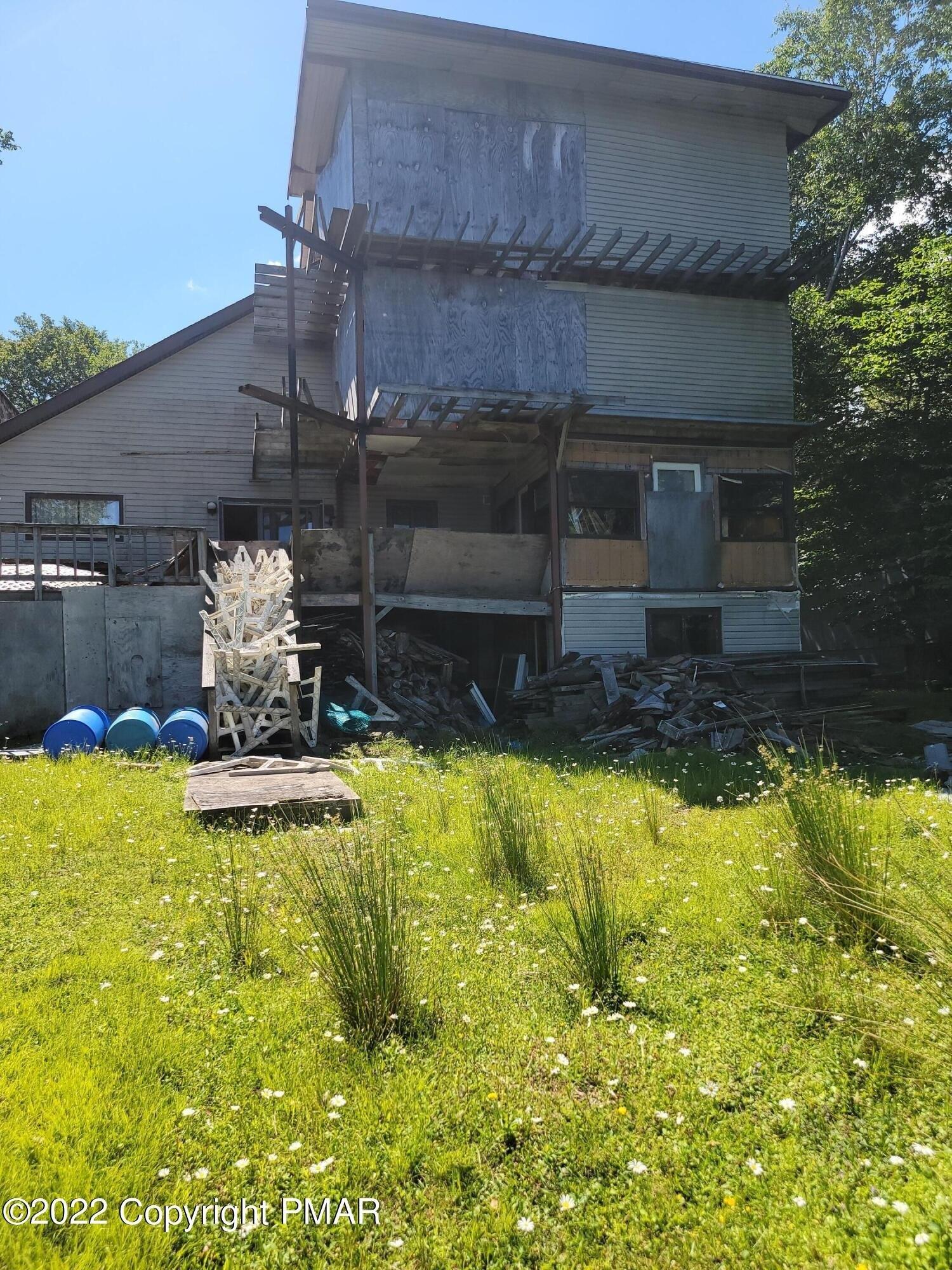 Waterfront Dr, Tobyhanna, PA 18466