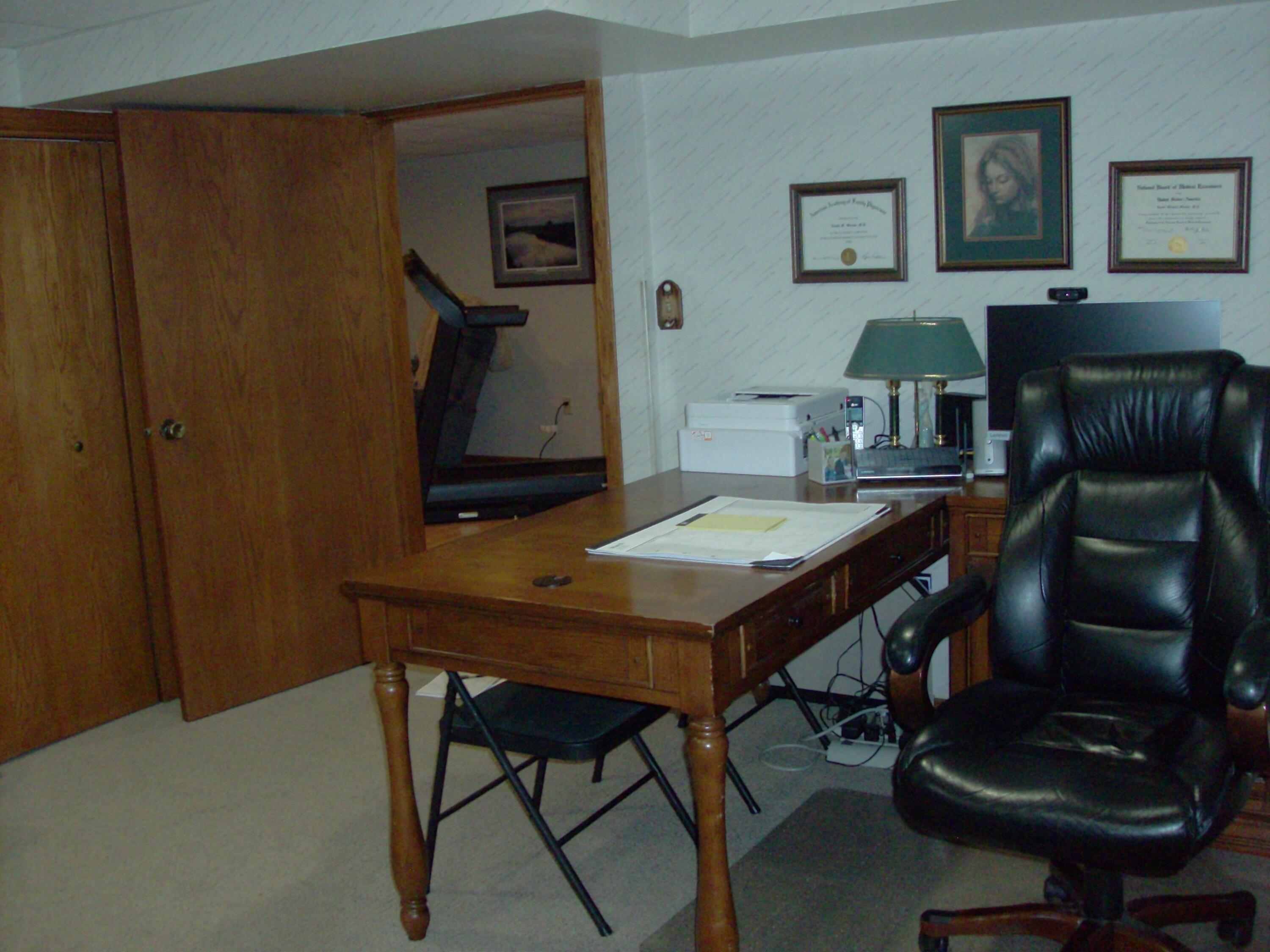 Eisenhower Cir, Aberdeen, SD 57401
