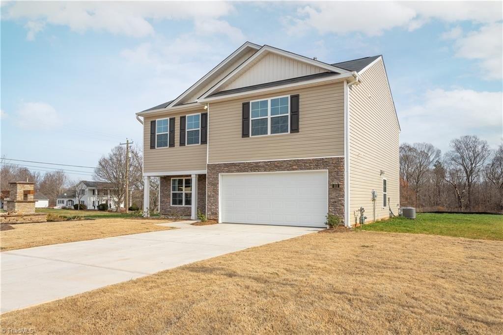Hickory Point Dr, Lexington, NC 27292