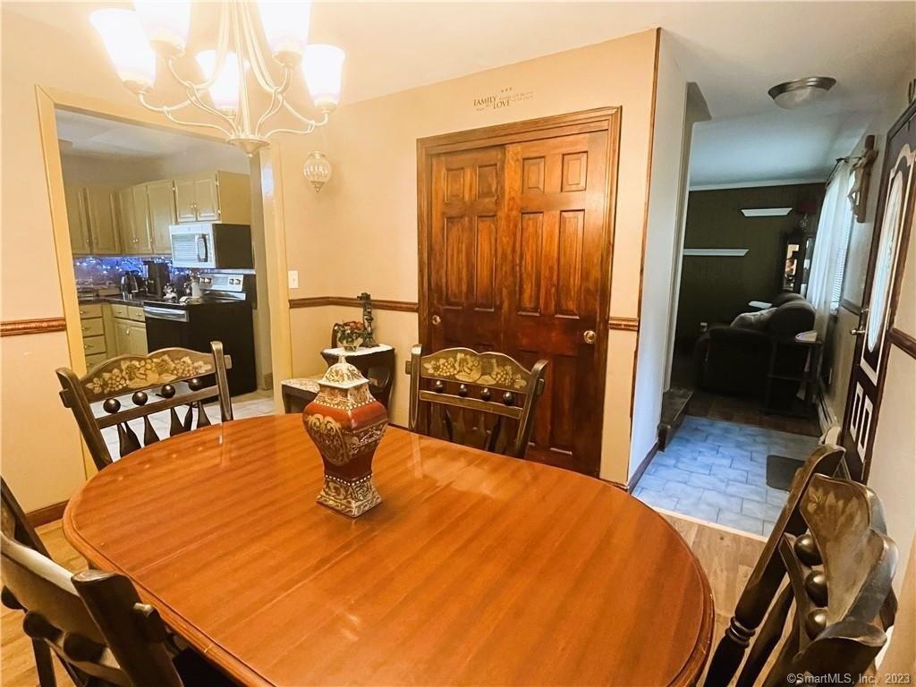 Oakville Ave, Waterbury, CT 06708