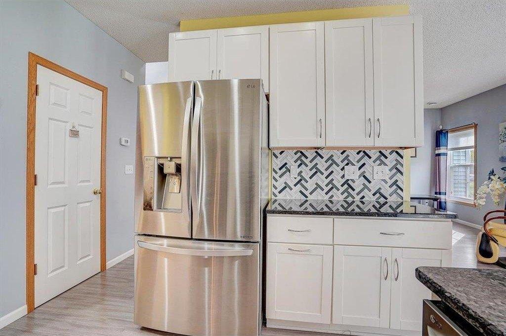 Grove Cir, Shakopee, MN 55379