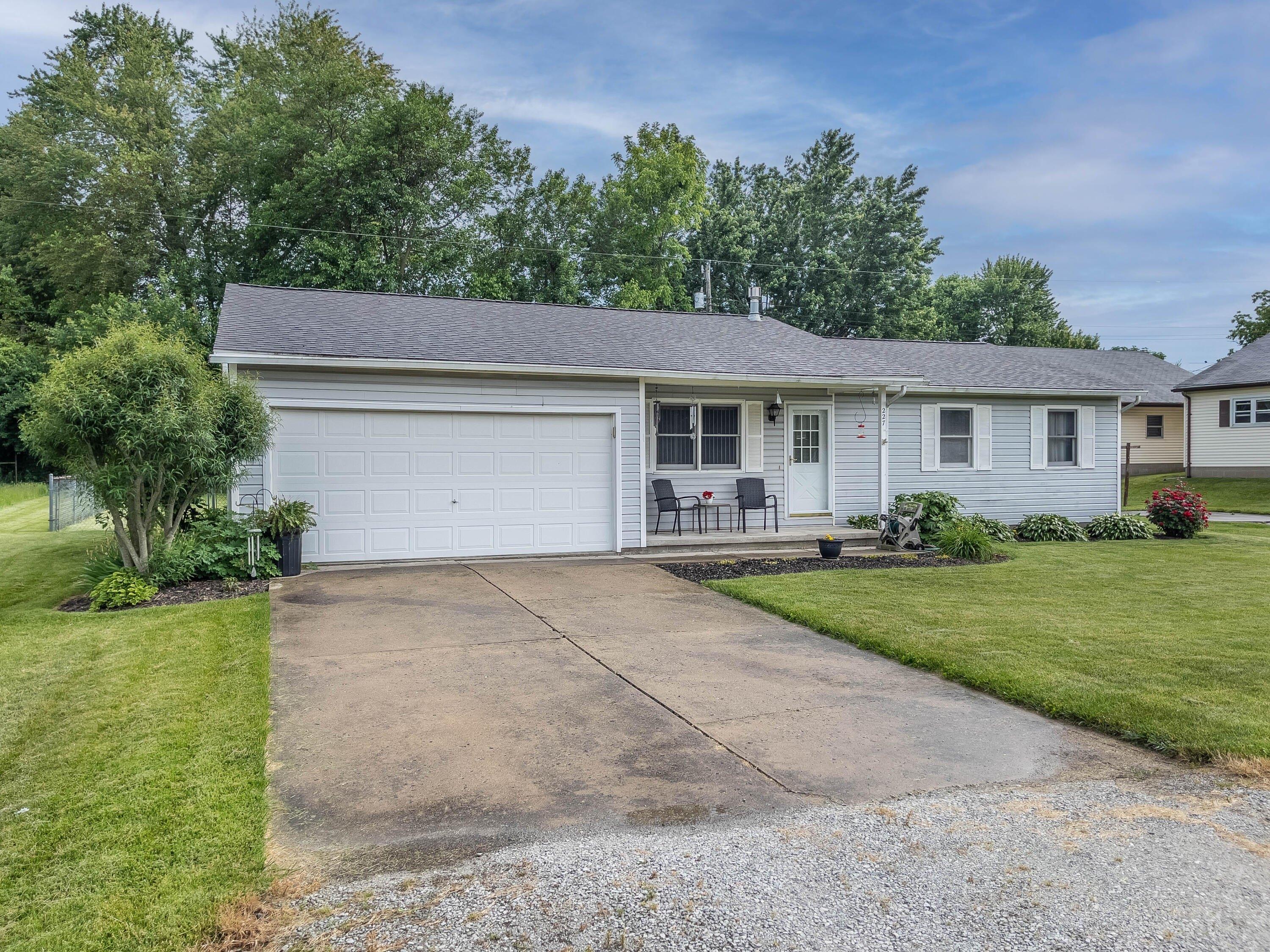 E Walnut St, Saint Paris, OH 43072