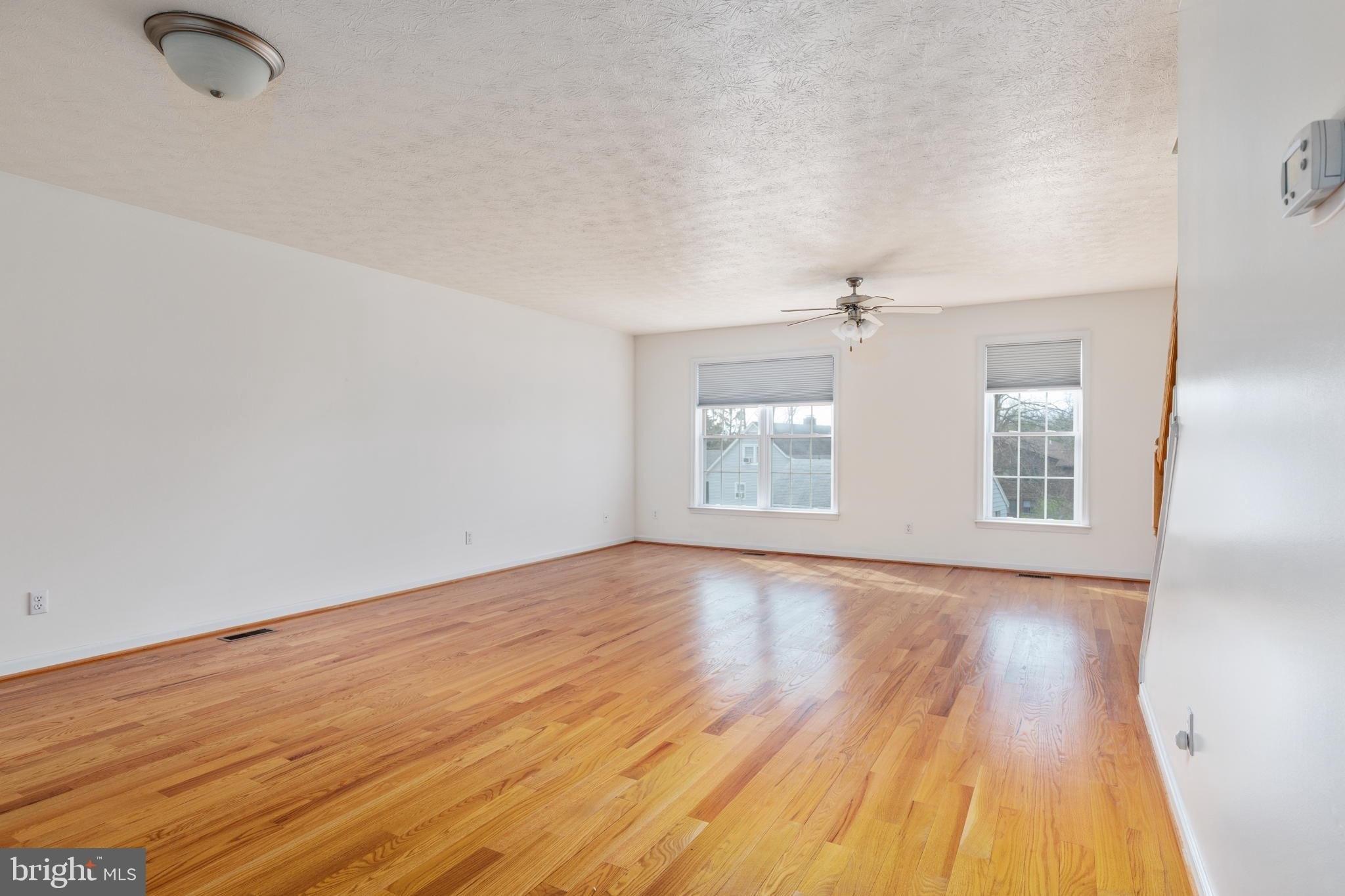 Comer Dr, Stephens City, VA 22655