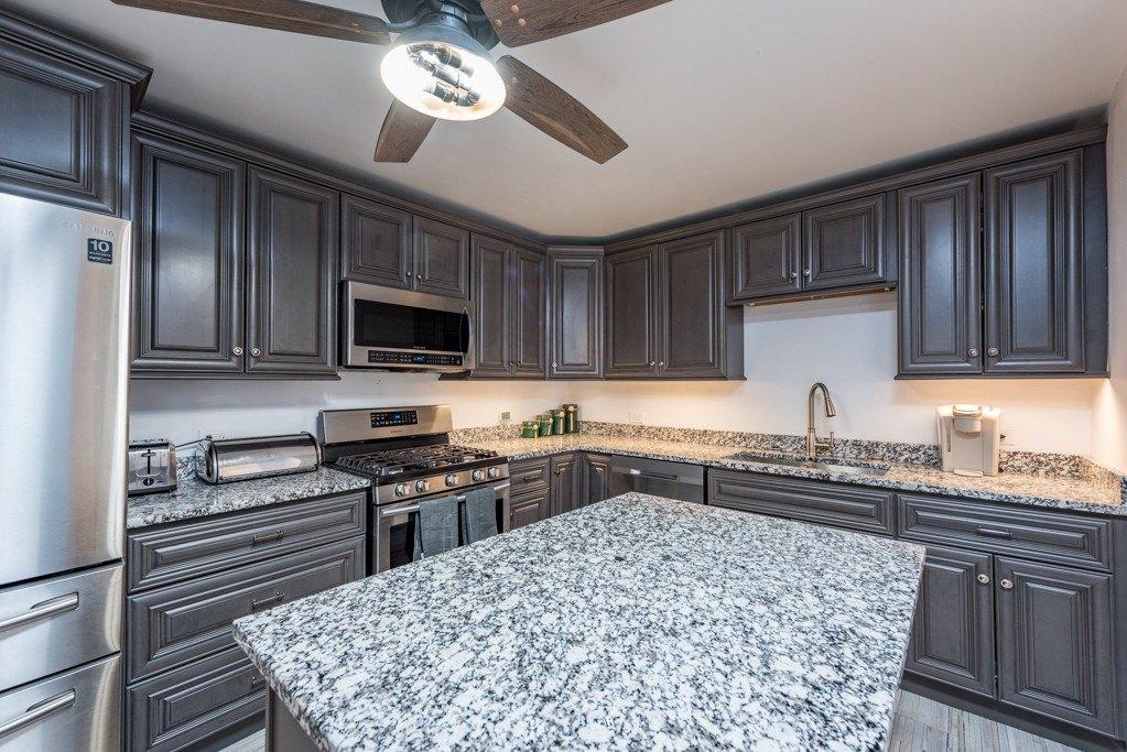 12th St, Waukegan, IL 60085