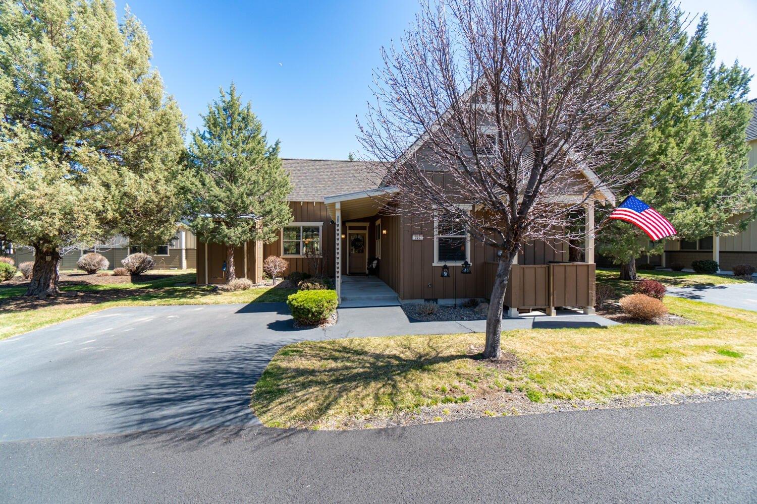 Split Rail Ln, Redmond, OR 97756