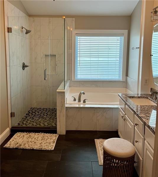 Fieldstone View Cir, Cumming, GA 30028