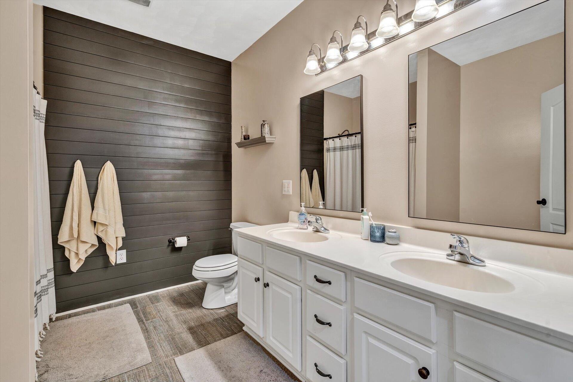 Twin Creek Cir, Salem, VA 24153