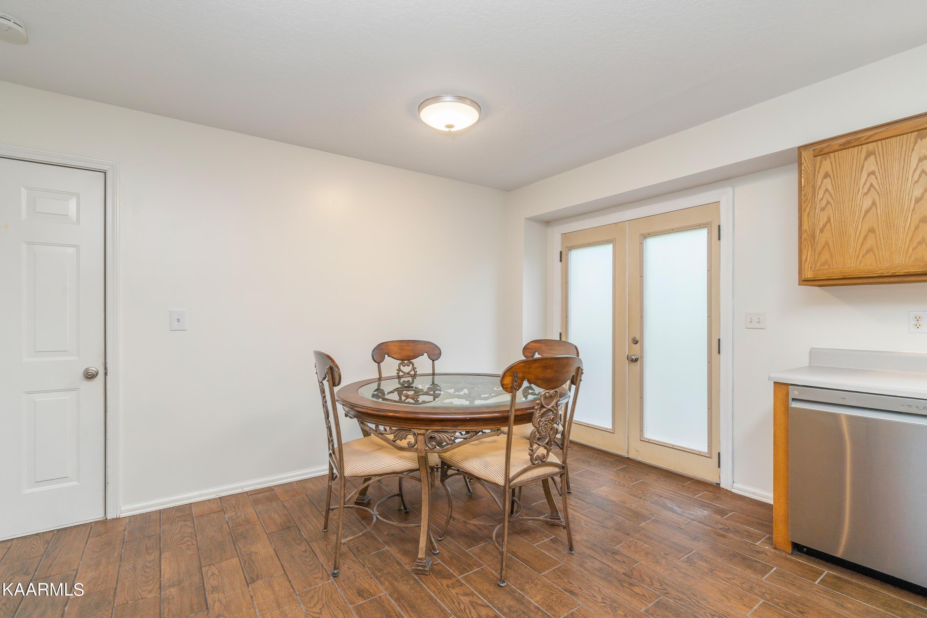 Adams Gate Rd, Knoxville, TN 37931