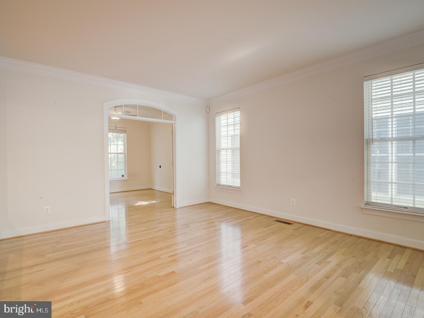 Kertscher Ter, Centreville, VA 20120