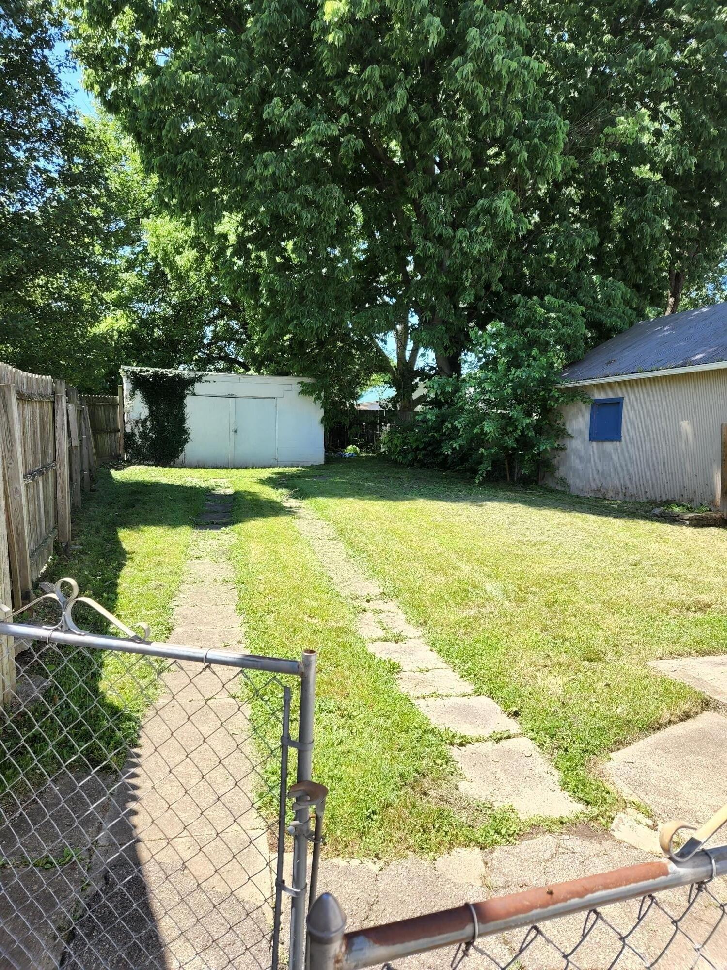 E 42nd St, Covington, KY 41015
